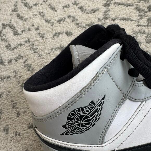Air Jordan 1 Mid Light Smoke Grey Men’s Size 11.5 main image 5
